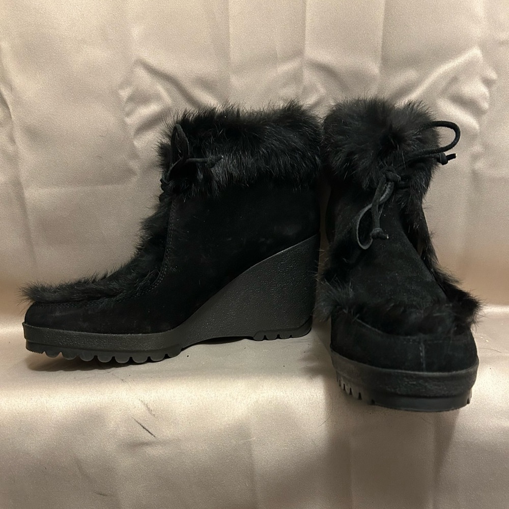 COACH “Kataya” Black Suede Rabbit Fur Trim Lace‎ Up Wedge Booties sz.9.5